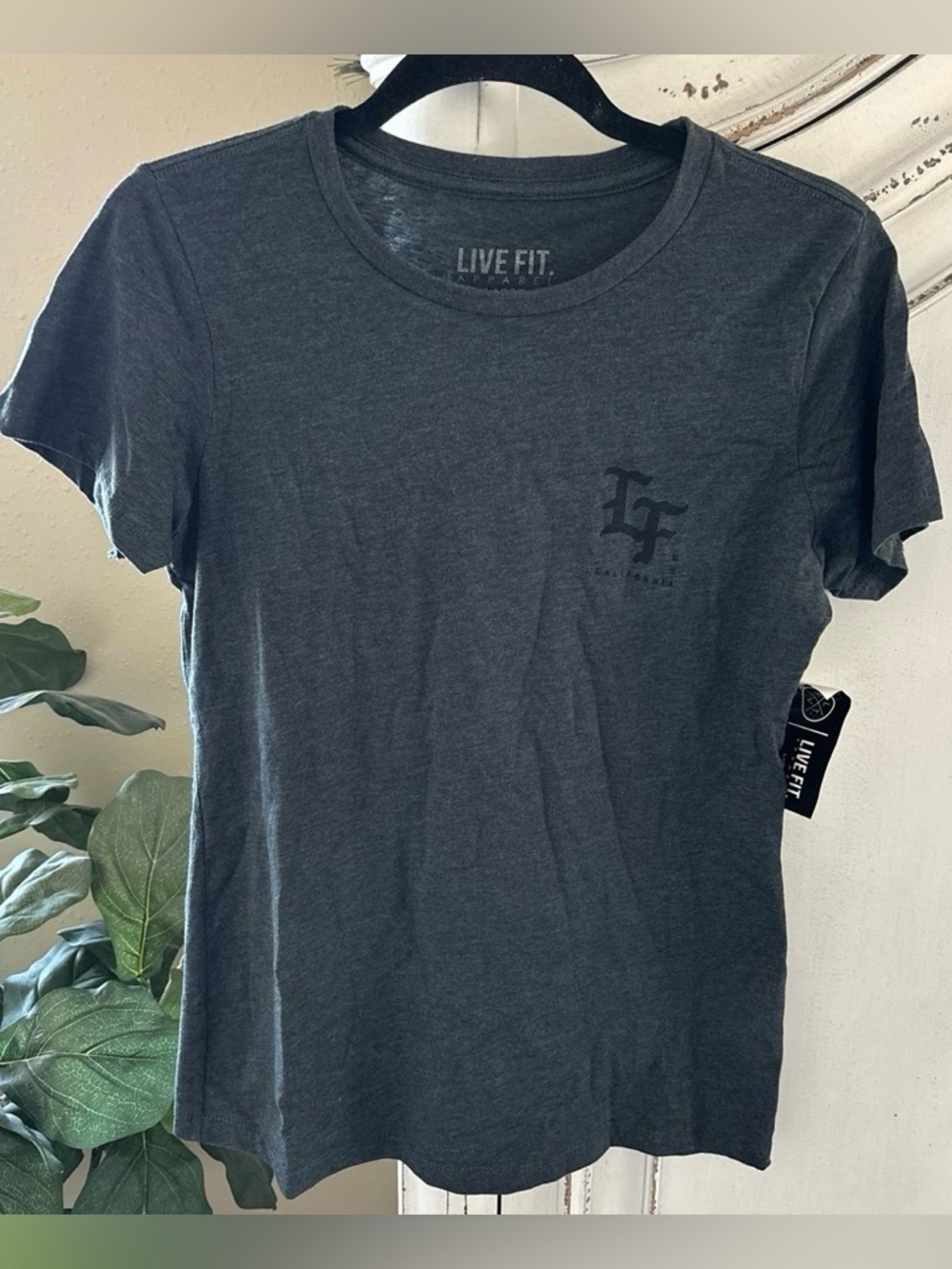 Live Fit Apparel Dark Gray Short Sleeve T-Shirt NWT *Flaw, Women's Size Large